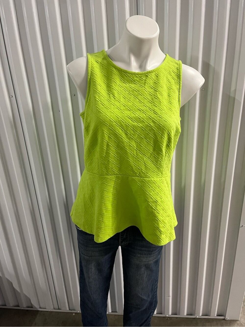 Crown & ivy top very bright green top